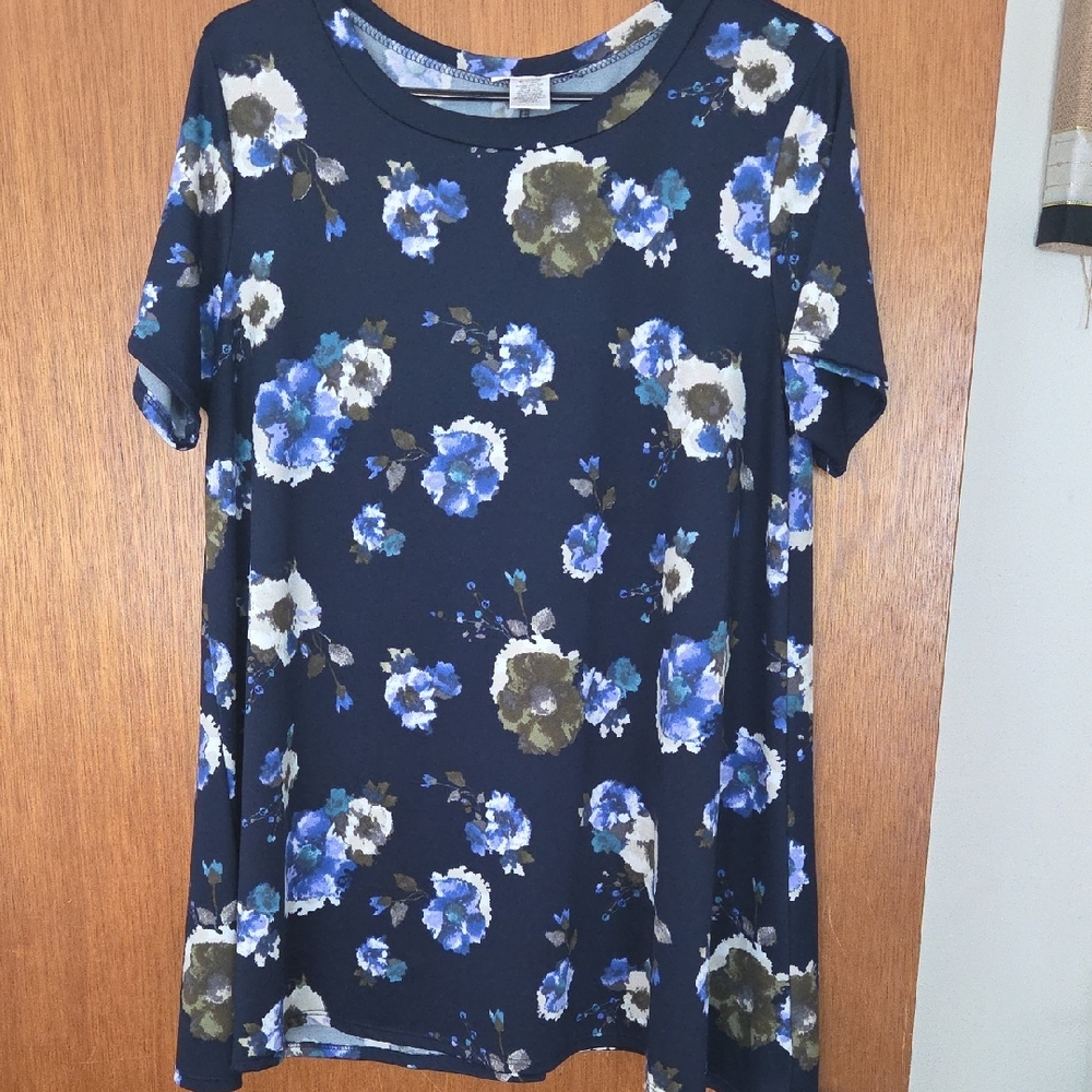 Honey& Lace Floral Short Sleeve Top